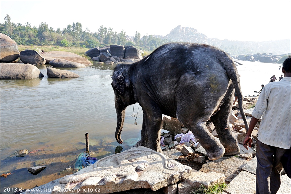 HAMPI - do vody