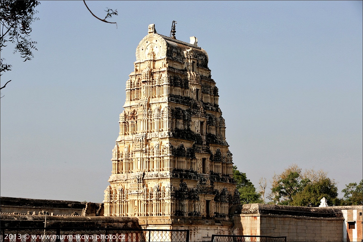 HAMPI - Virupaksha Temple