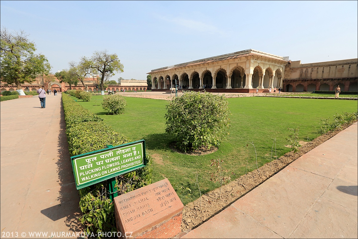 Red Fort - zahrady